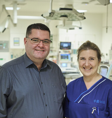 Pflegedienstleiter und &Auml;rztin im Schockraum