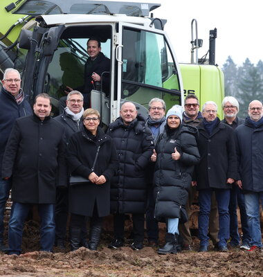 Gruppenfoto beim Spatenstich