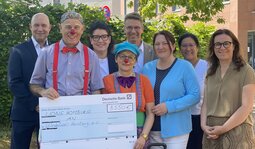 Lions Club spendet an Klinikclowns