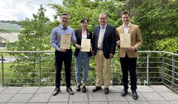 Die Preistr&auml;ger des Calogero-Pagliarello-Preises mit Dekan Prof. Hannig
