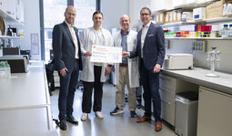 Spenden&uuml;bergabe Stiftergemeinschaft Sparkasse