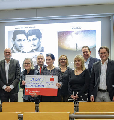 Der Preisverleihung in der Neurochirurgie des UKS wohnten zahlreiche Interessierte aus Gesundheitswesen und Politik bei.