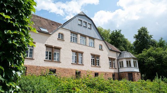 Au&szlig;enansicht der Tagesklinik