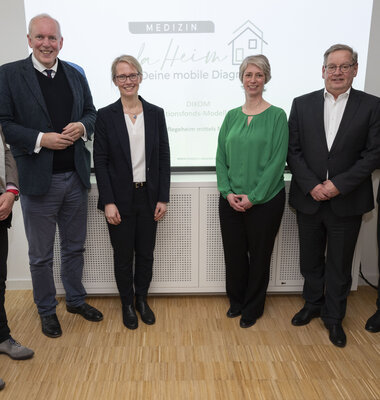 Gruppenbild von der Pressekonferenz