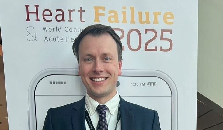 Dr. Julian H&ouml;velmann