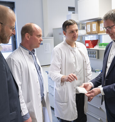 im Forschungslabor der Kinderonkologie