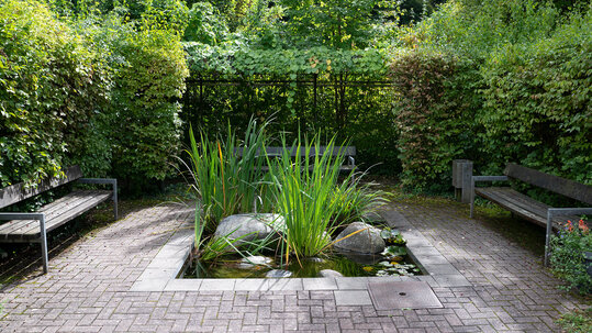 Sitzecke im Gartenbereich