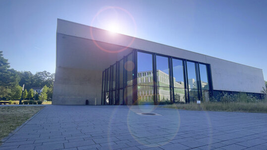 Au&szlig;enansicht H&ouml;rsaalgeb&auml;ude