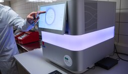 Detailansicht des Sequenzierger&auml;tes